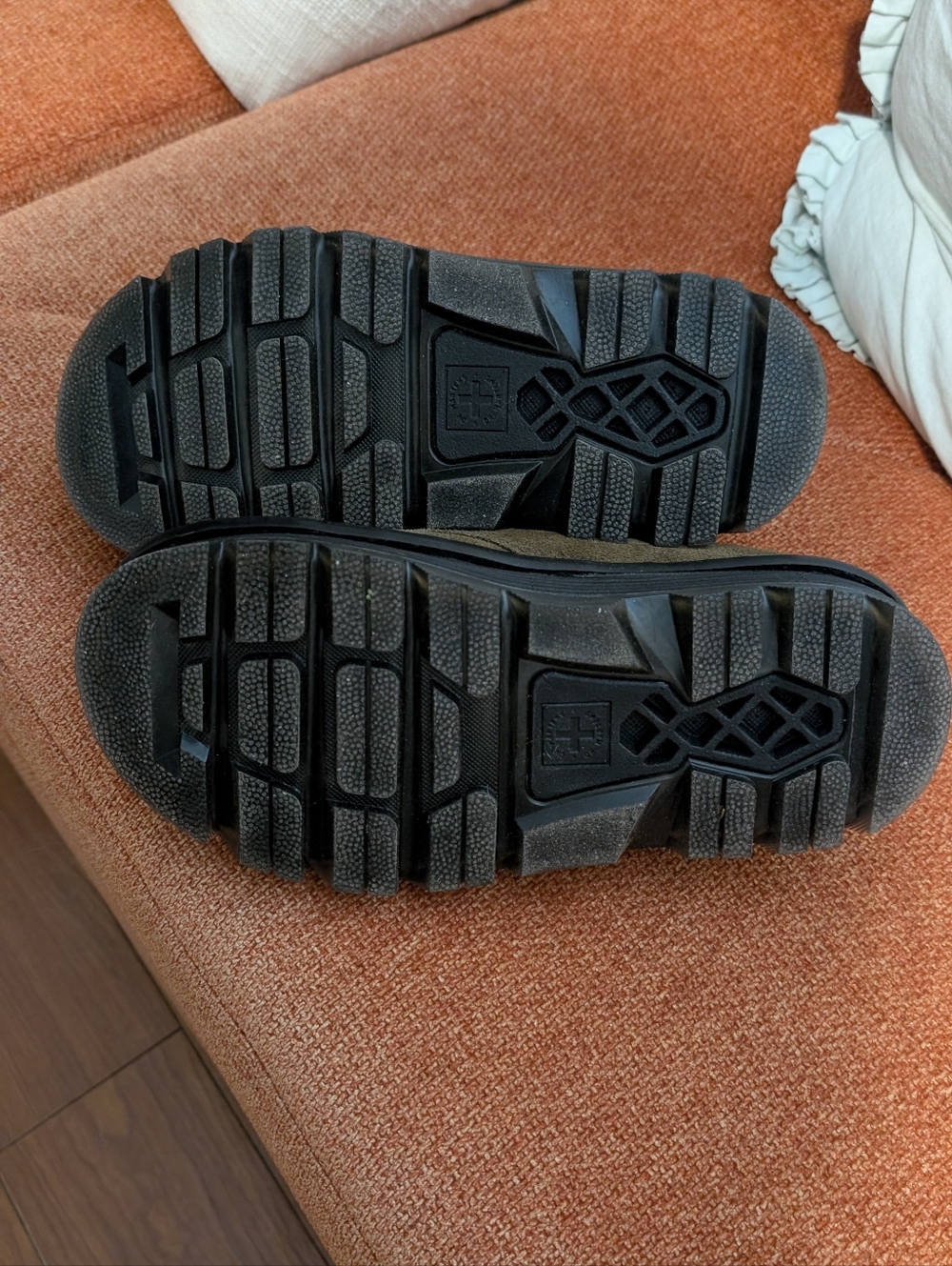 Dr Martens  Zebzag Olive Suedeules Size 6 - Picture 7 of 8